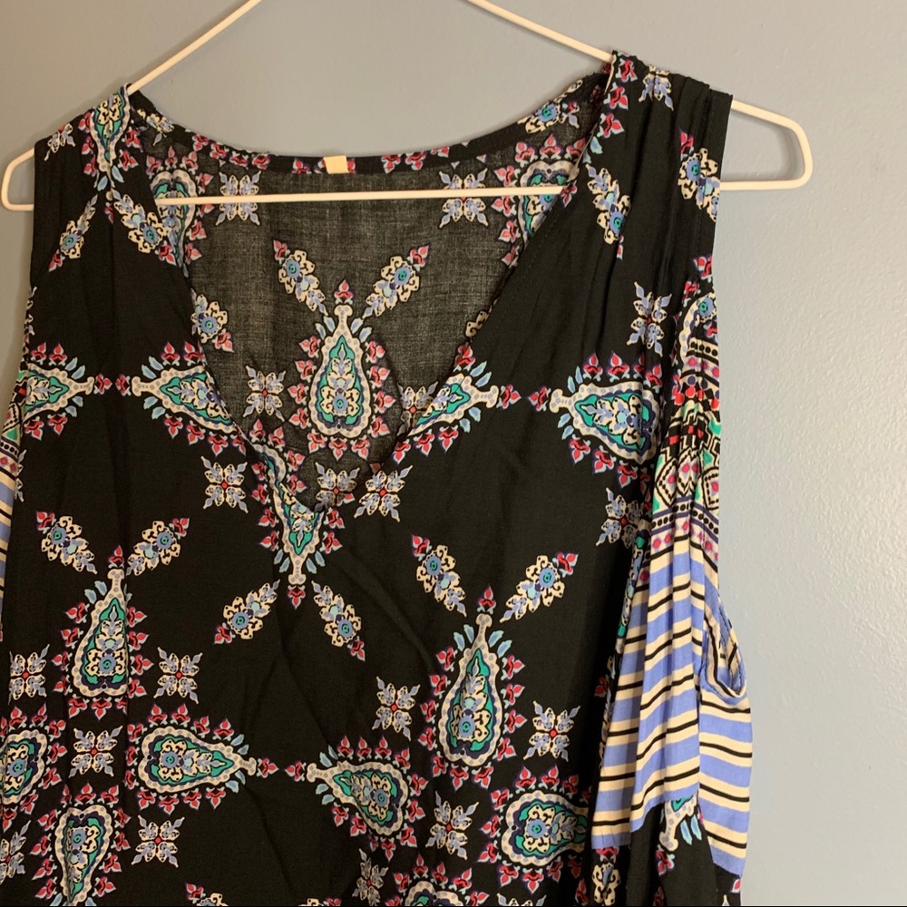 Flowy pattern blouse - Picture 4 of 4